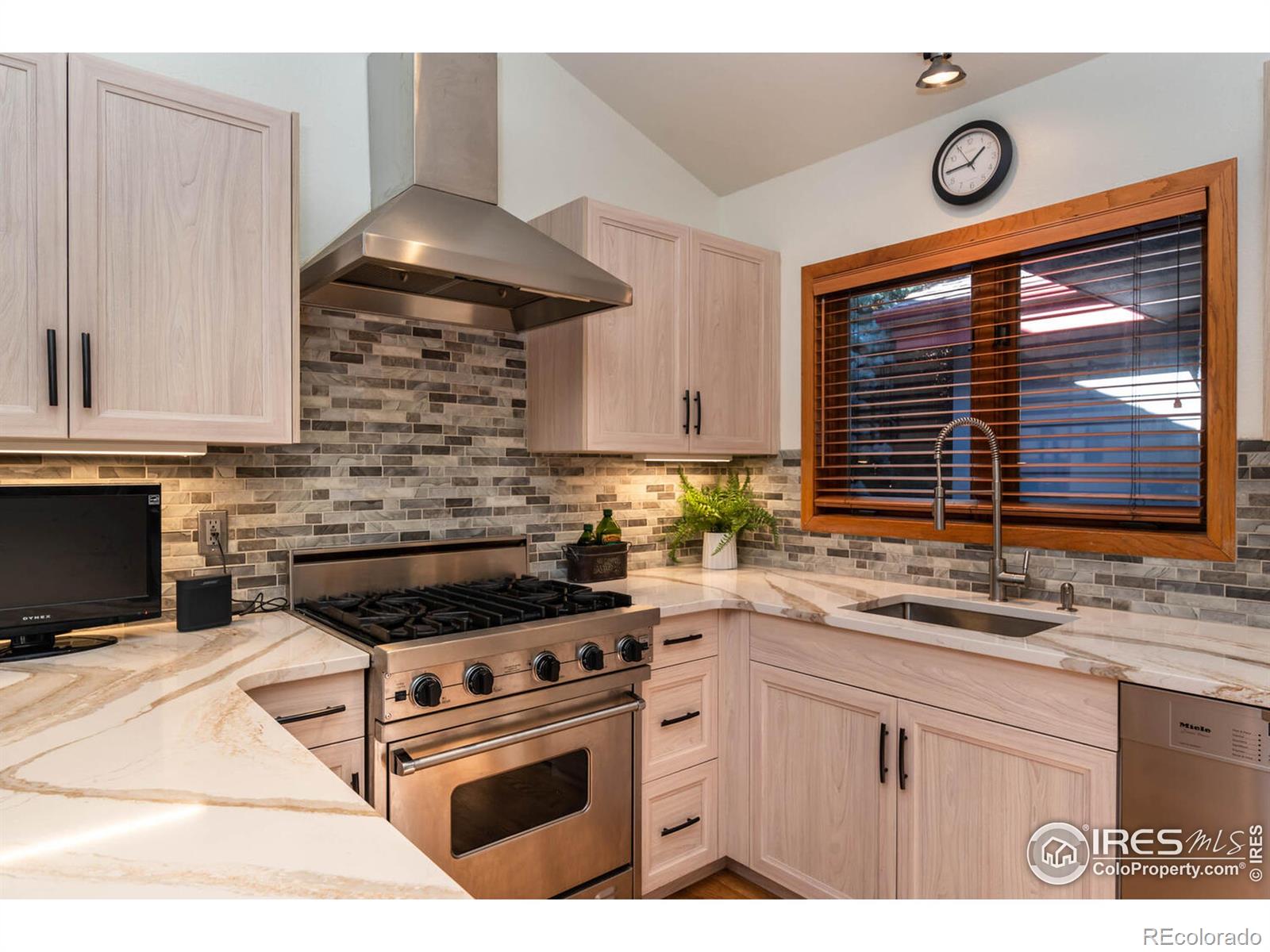 MLS Image #9 for 3898  promontory court,boulder, Colorado