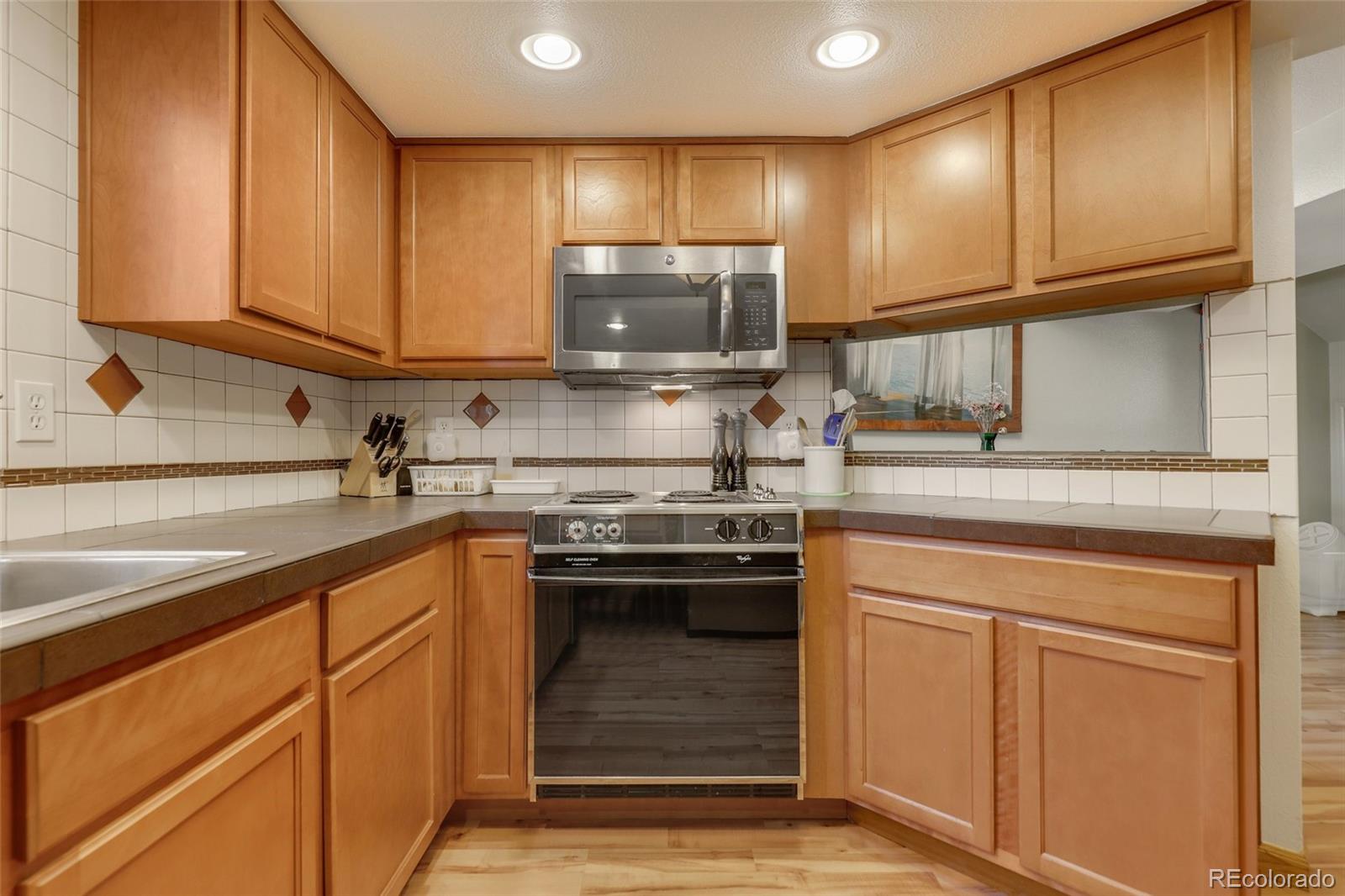 MLS Image #10 for 1300 s monaco parkway,denver, Colorado