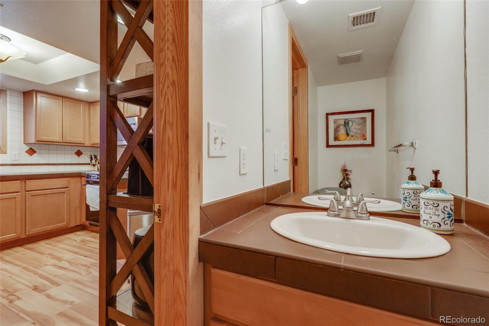 MLS Image #11 for 1300 s monaco parkway,denver, Colorado