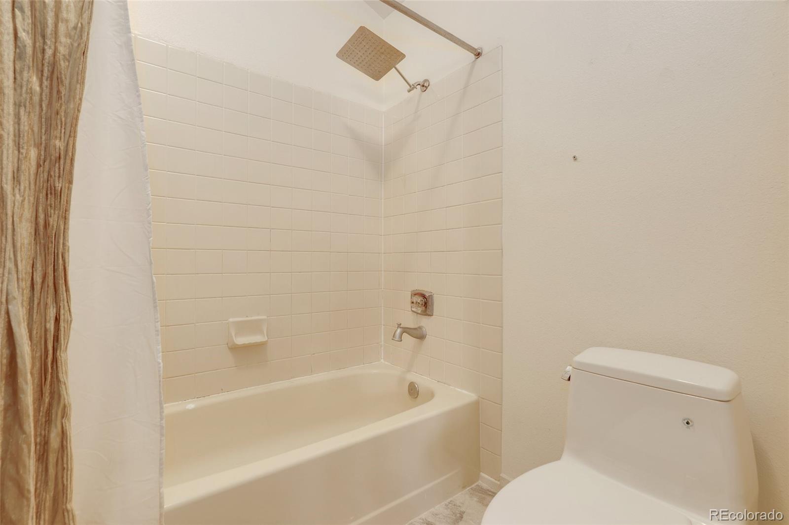 MLS Image #15 for 1300 s monaco parkway,denver, Colorado