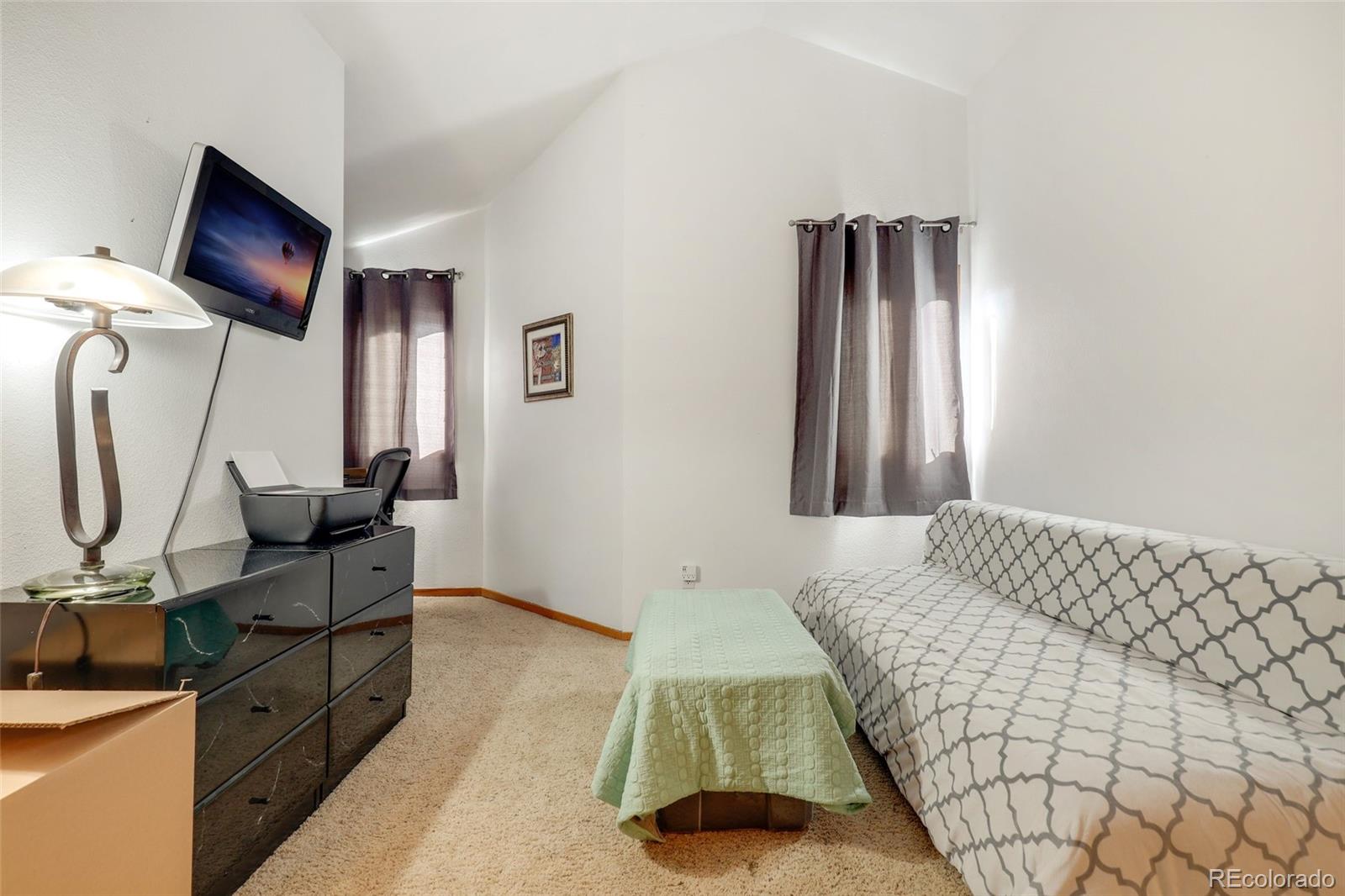 MLS Image #17 for 1300 s monaco parkway,denver, Colorado
