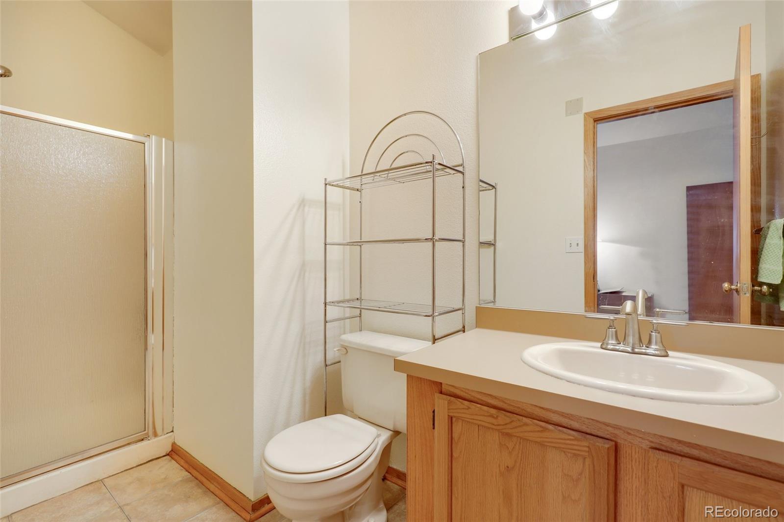 MLS Image #19 for 1300 s monaco parkway,denver, Colorado