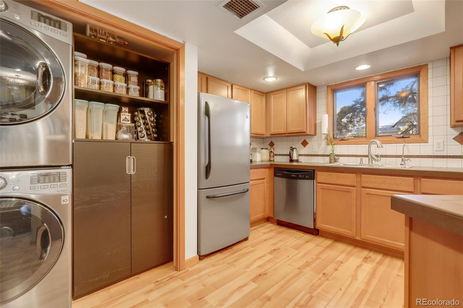 MLS Image #7 for 1300 s monaco parkway,denver, Colorado