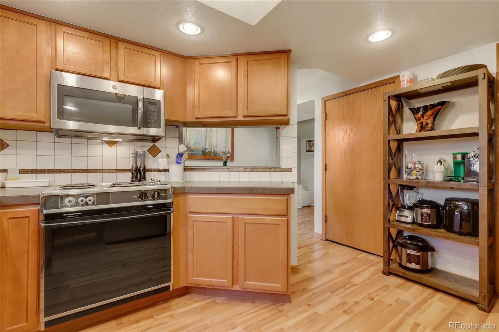 MLS Image #9 for 1300 s monaco parkway,denver, Colorado