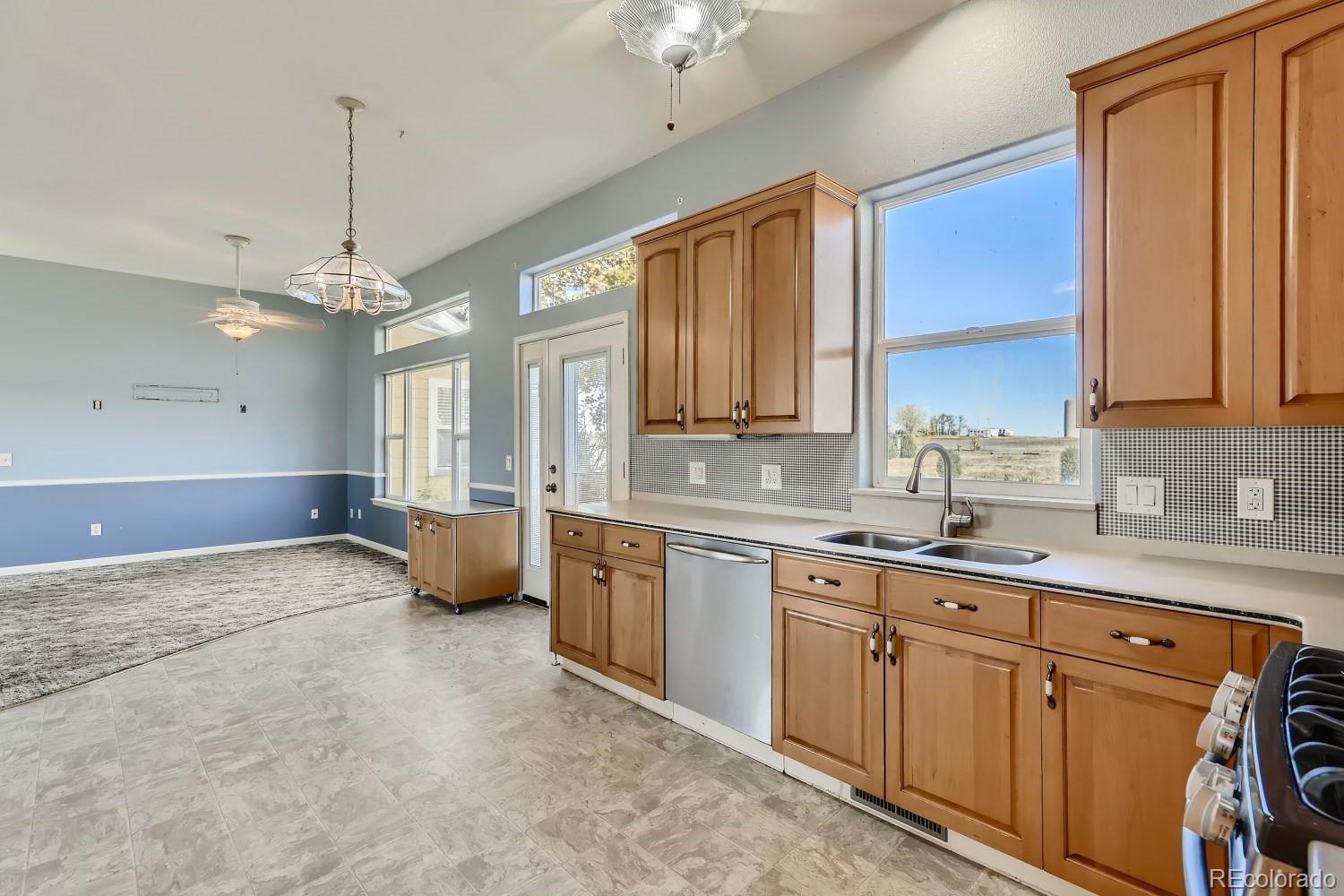 MLS Image #6 for 57397 e 42nd court,strasburg, Colorado