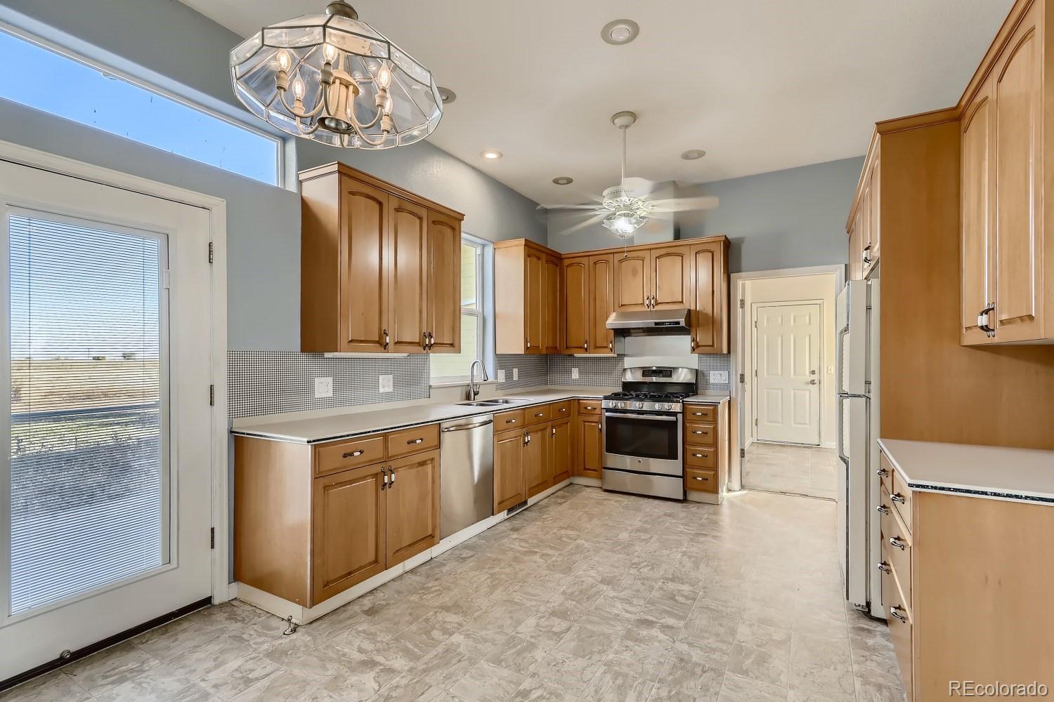 MLS Image #7 for 57397 e 42nd court,strasburg, Colorado