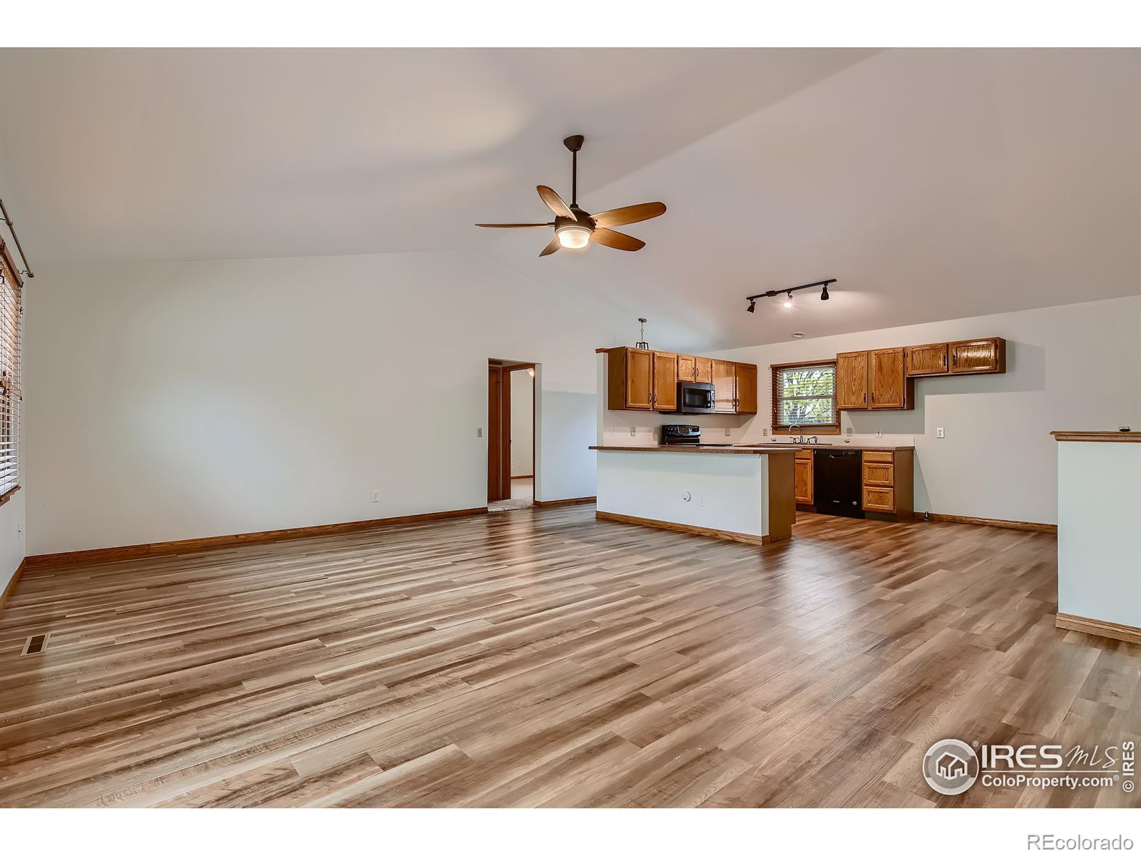 MLS Image #7 for 510  driftwood place,berthoud, Colorado