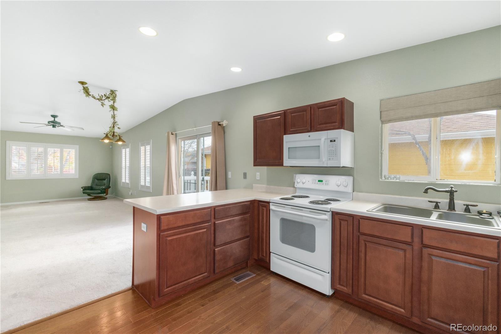 MLS Image #6 for 769  kittredge street,aurora, Colorado