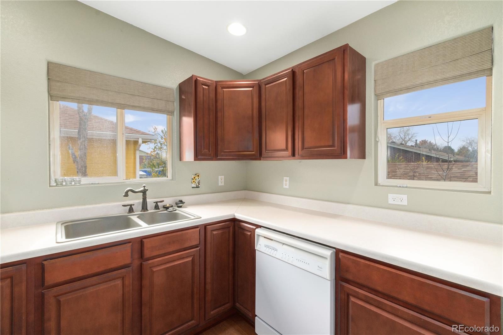 MLS Image #9 for 769  kittredge street,aurora, Colorado