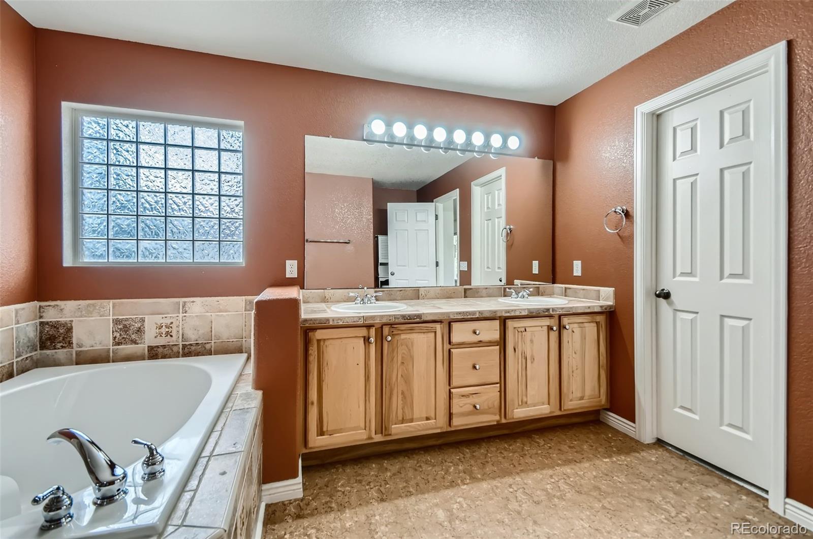 MLS Image #16 for 20000  mitchell place,denver, Colorado