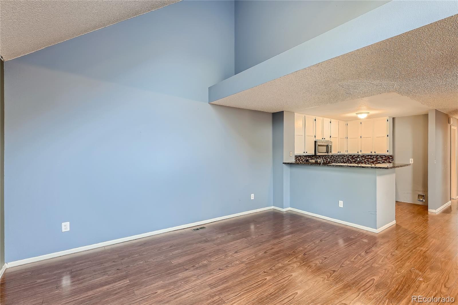MLS Image #5 for 12525 e tennessee circle,aurora, Colorado