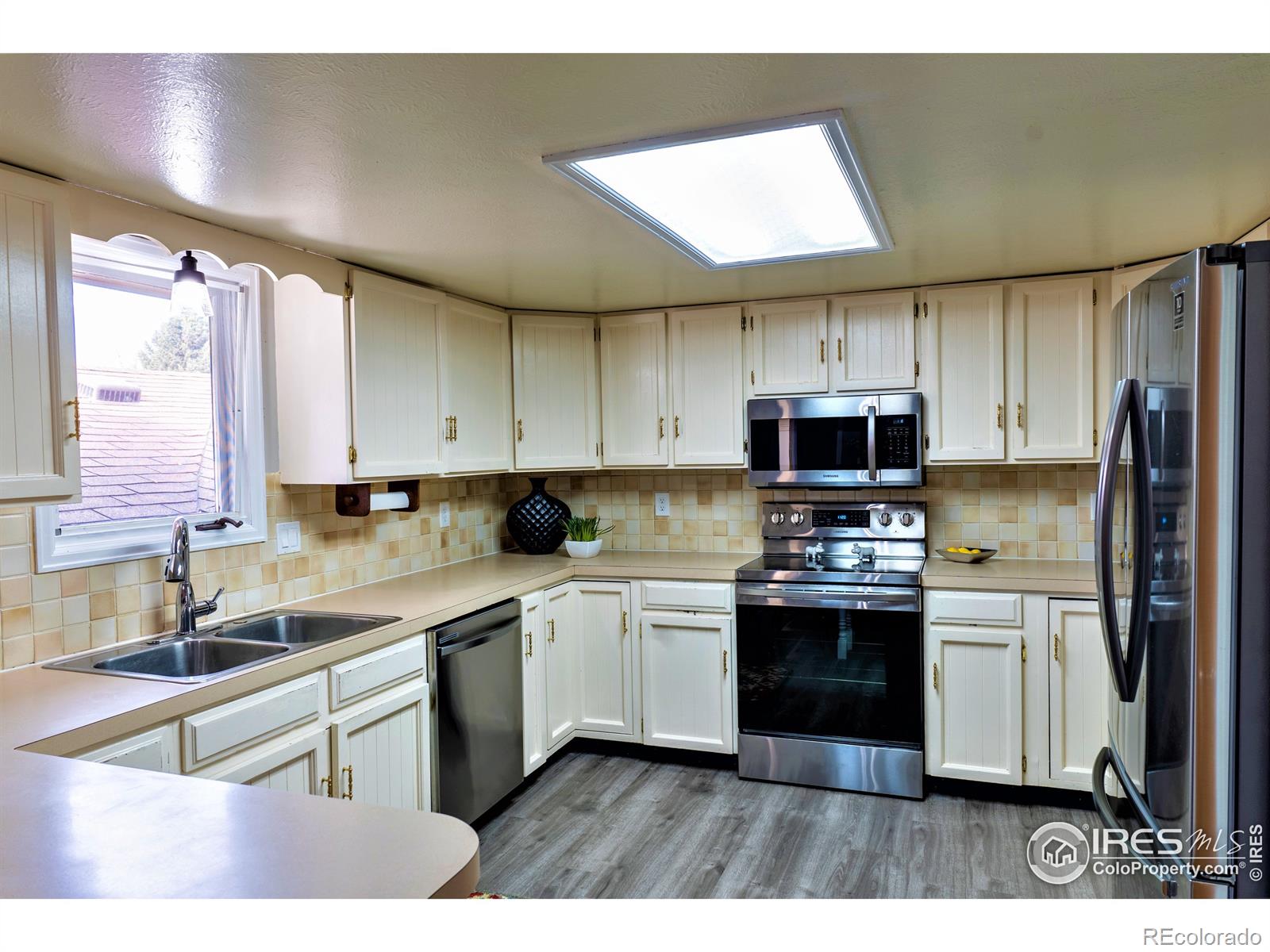 MLS Image #4 for 2261  smith drive,longmont, Colorado