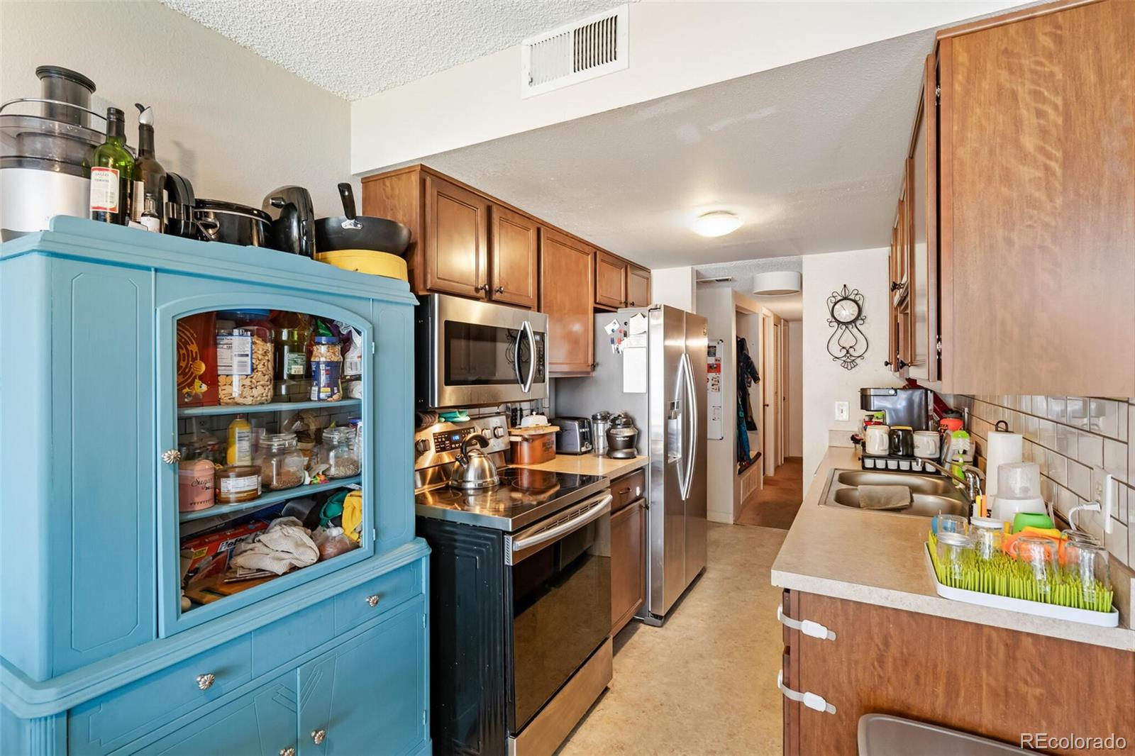 MLS Image #8 for 9887 e peakview avenue,englewood, Colorado