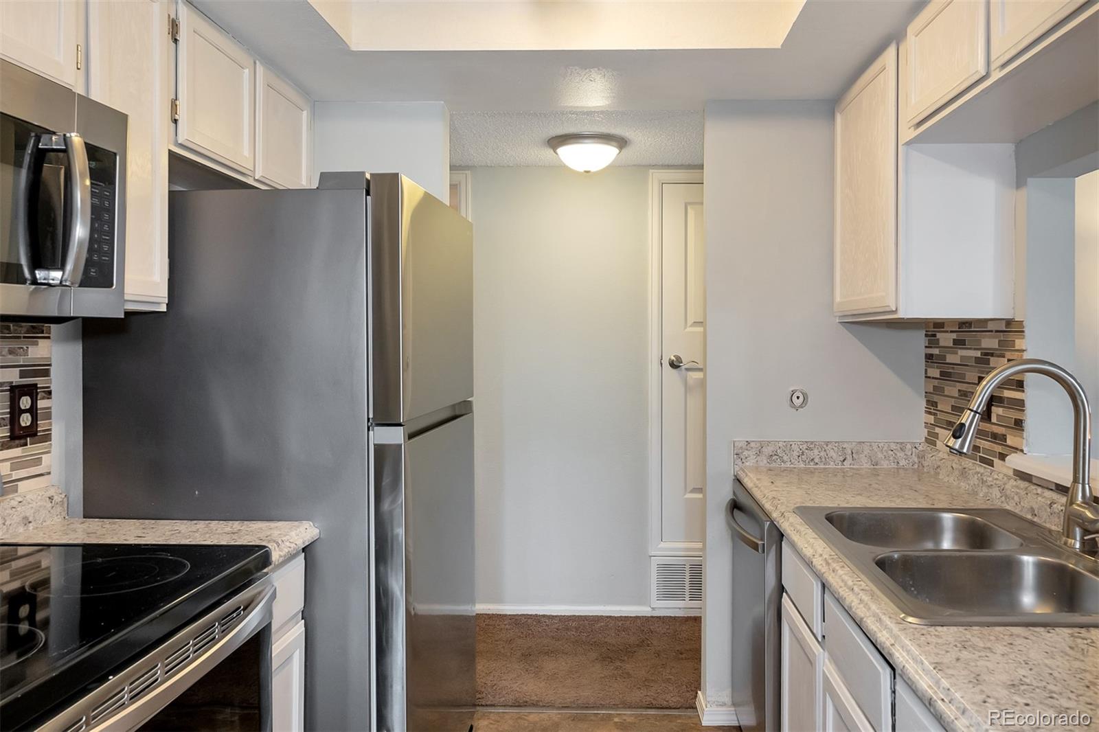 MLS Image #3 for 4333 s andes way,aurora, Colorado
