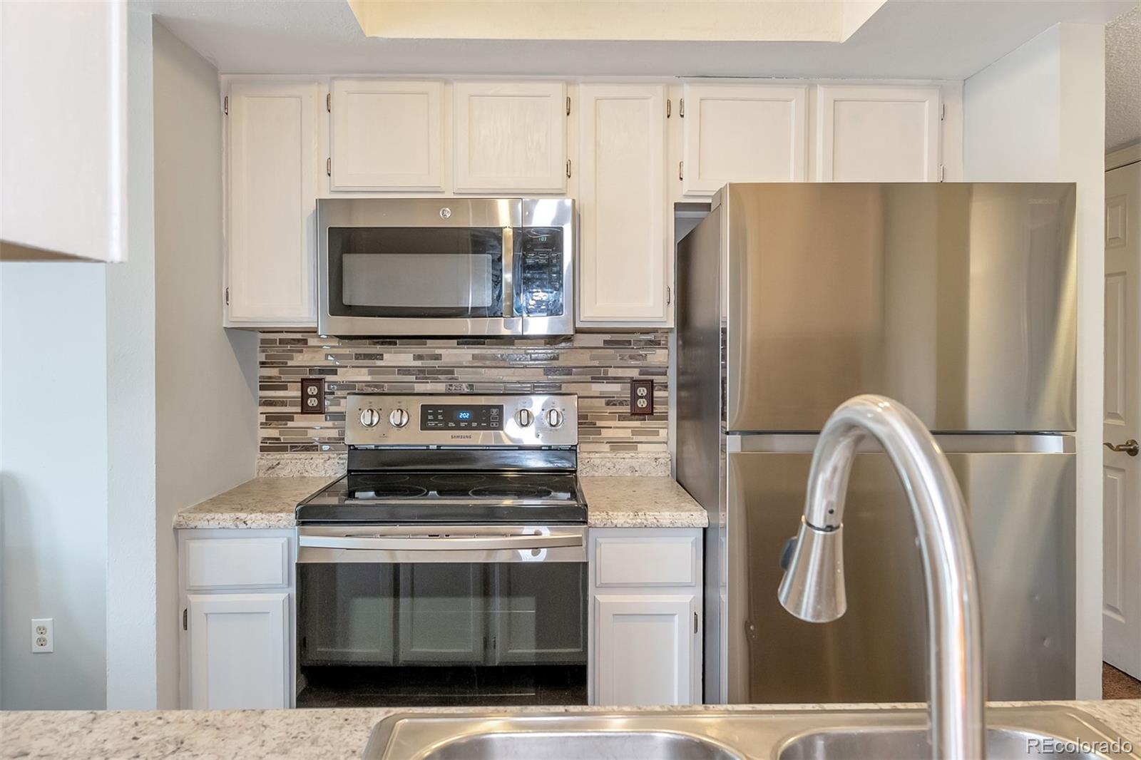 MLS Image #4 for 4333 s andes way,aurora, Colorado