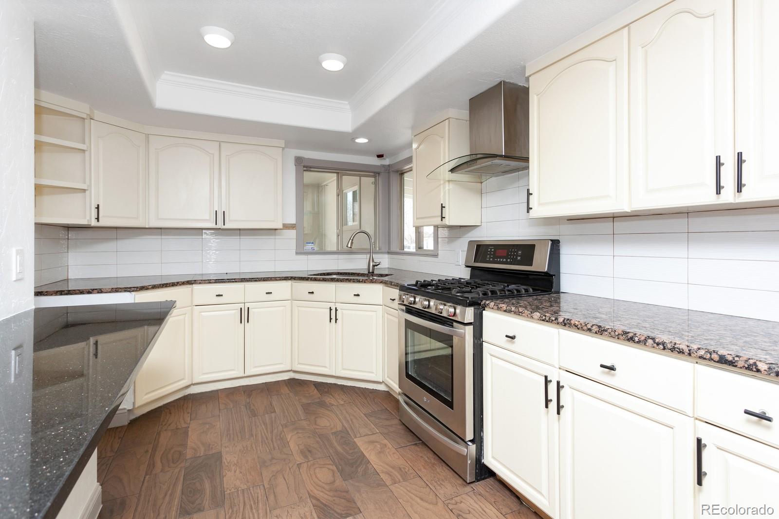MLS Image #8 for 951 s alcott street,denver, Colorado
