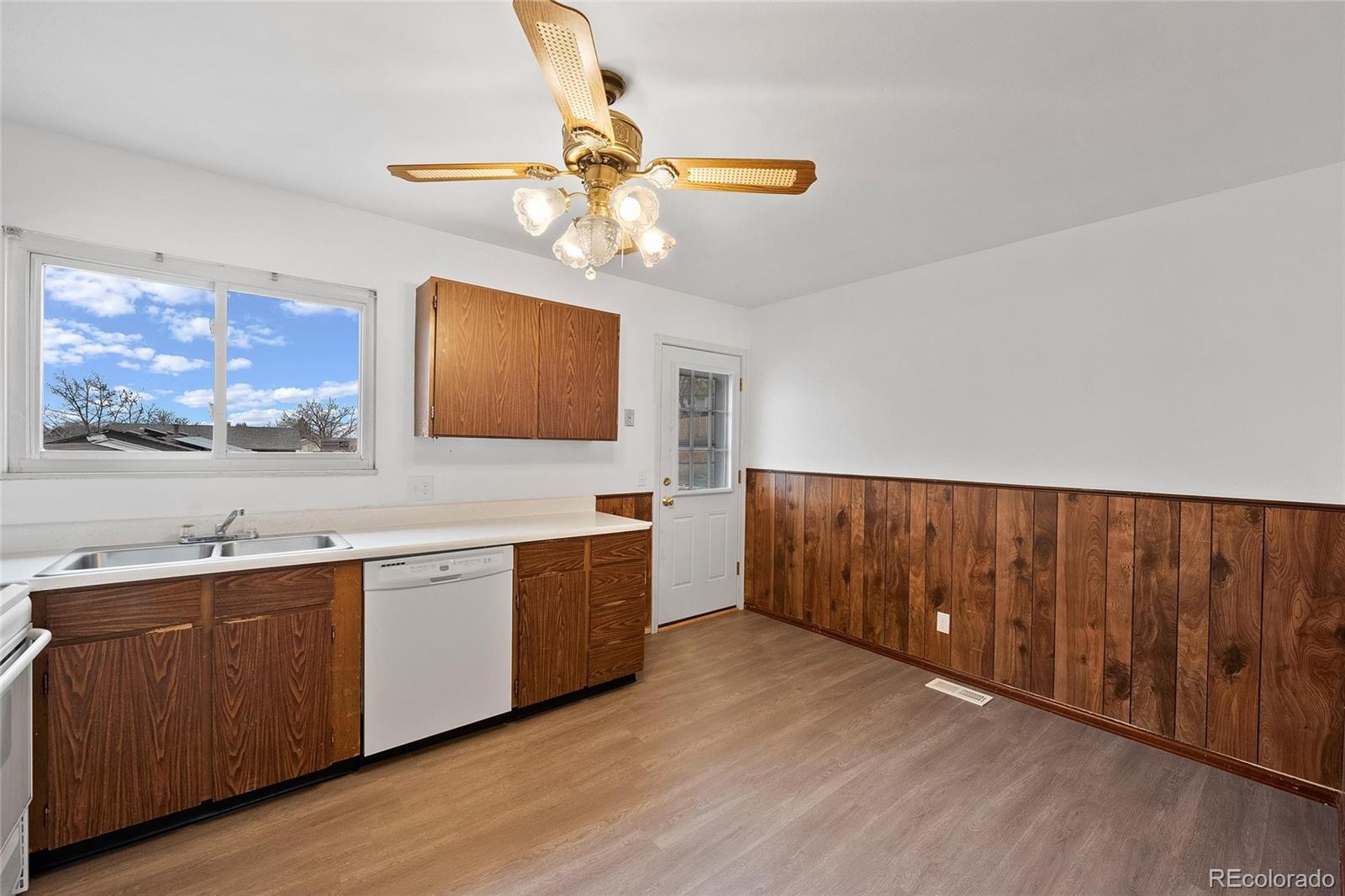 MLS Image #10 for 2624 e 97th avenue,thornton, Colorado