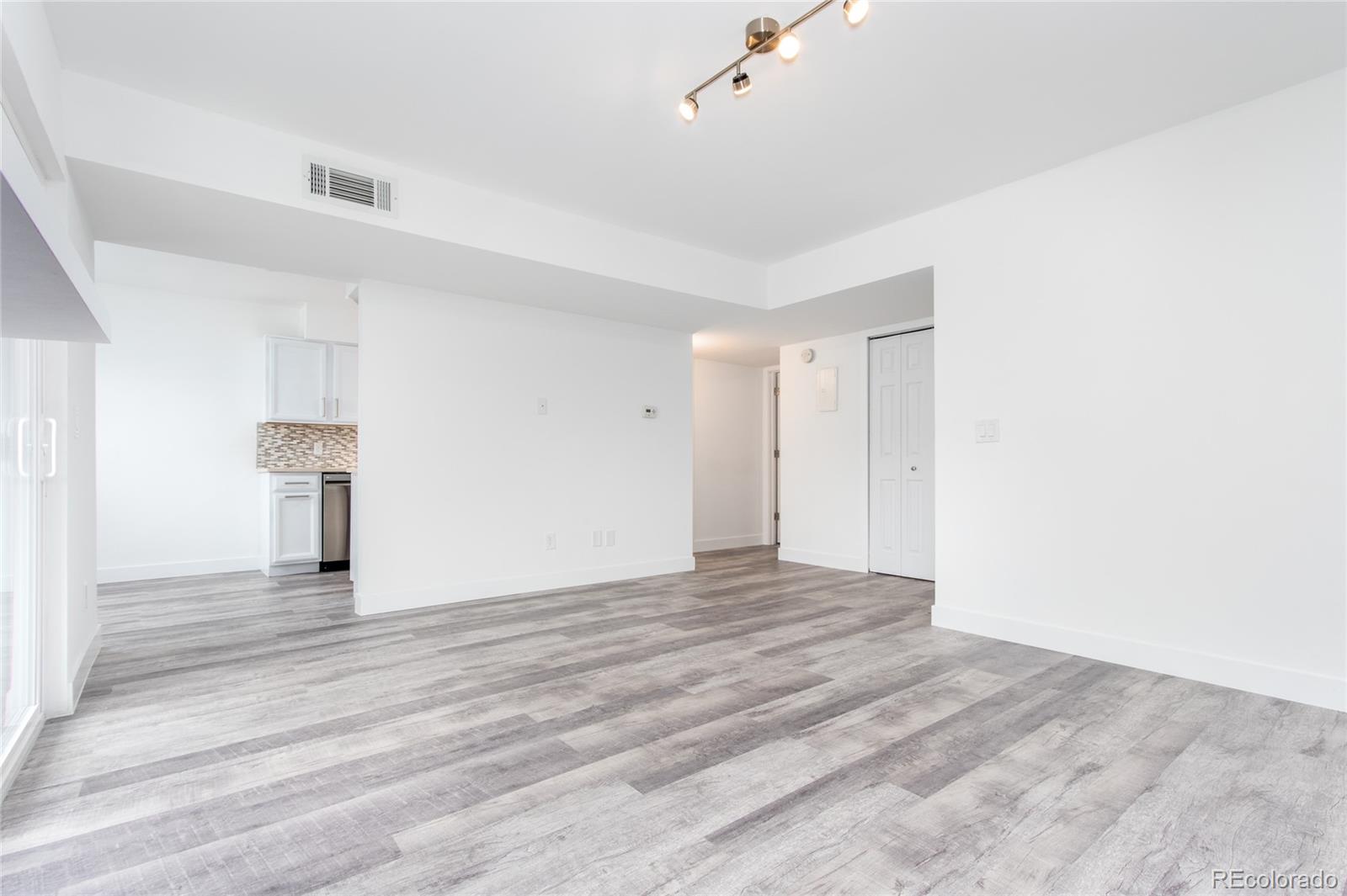 MLS Image #6 for 7395 e eastman avenue,denver, Colorado