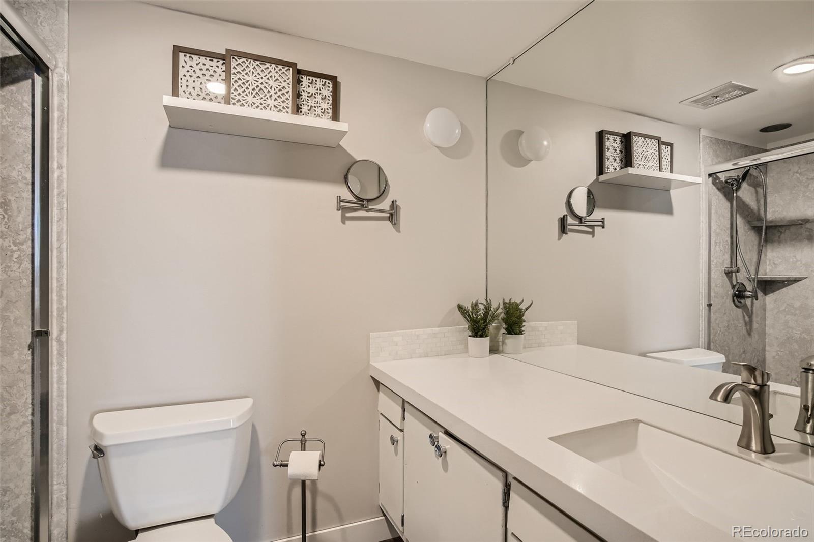 MLS Image #11 for 4570 e yale avenue,denver, Colorado