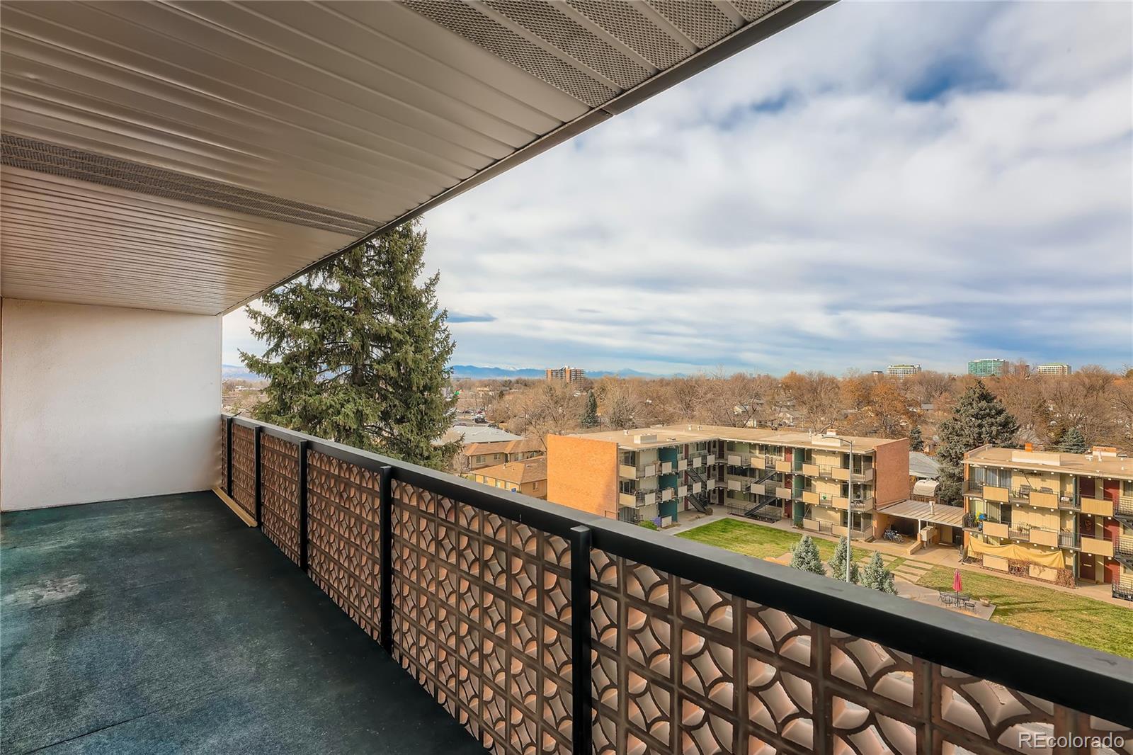 MLS Image #12 for 4570 e yale avenue,denver, Colorado