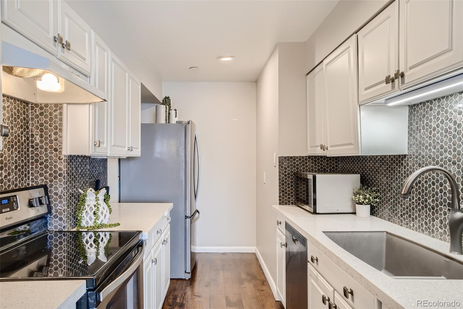 MLS Image #8 for 4570 e yale avenue,denver, Colorado