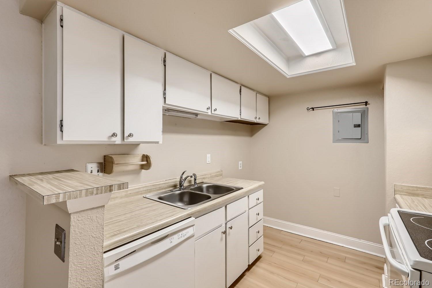 MLS Image #11 for 14161 e jewell avenue,aurora, Colorado