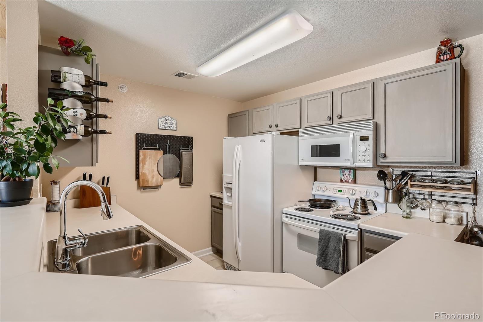 MLS Image #7 for 7440 s blackhawk street,englewood, Colorado