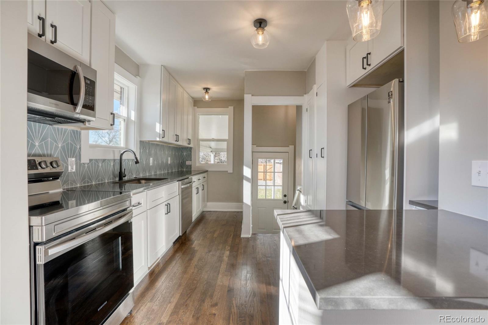 MLS Image #6 for 3201 n fillmore street,denver, Colorado