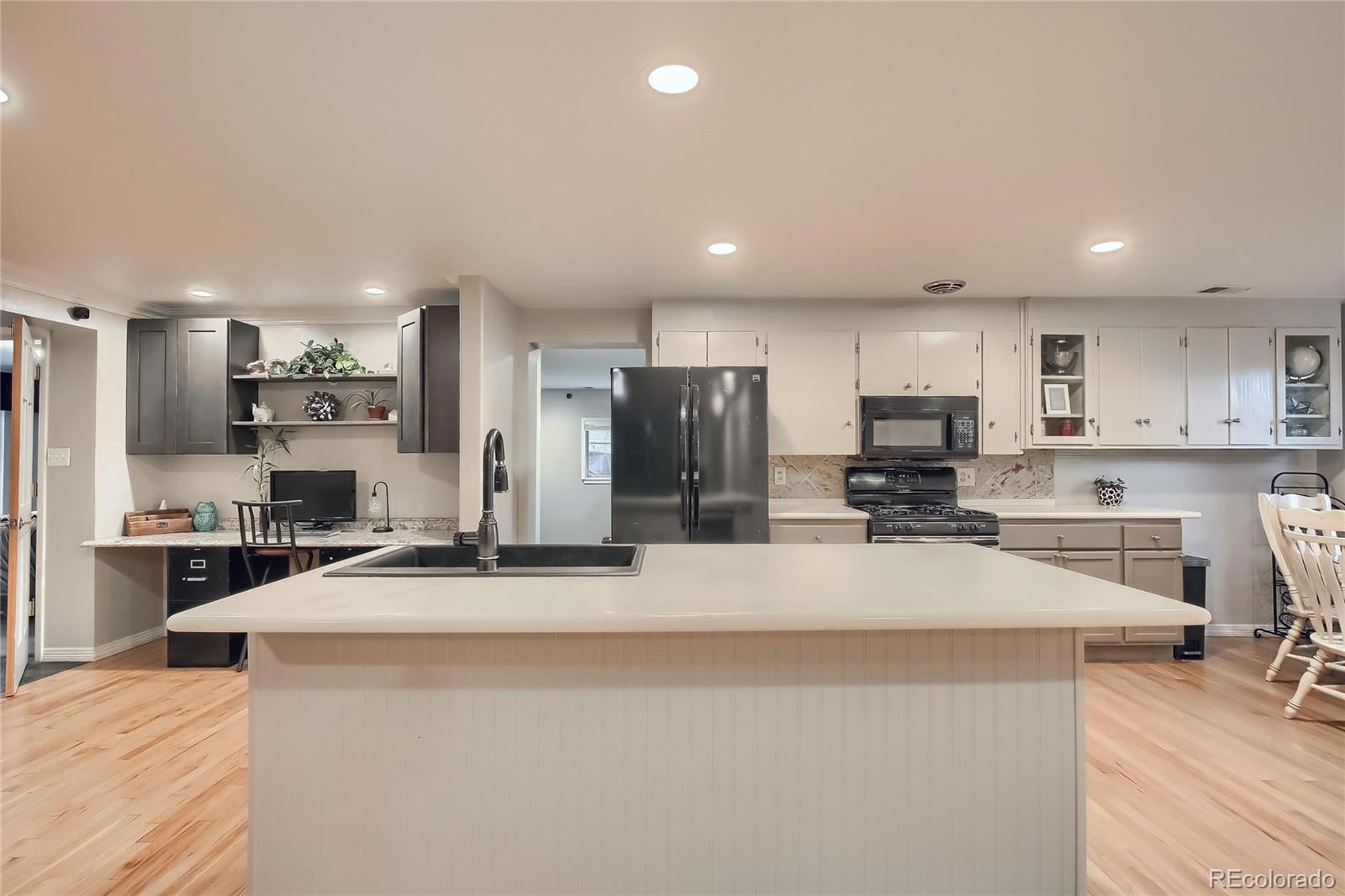 MLS Image #4 for 840  brentwood street,lakewood, Colorado