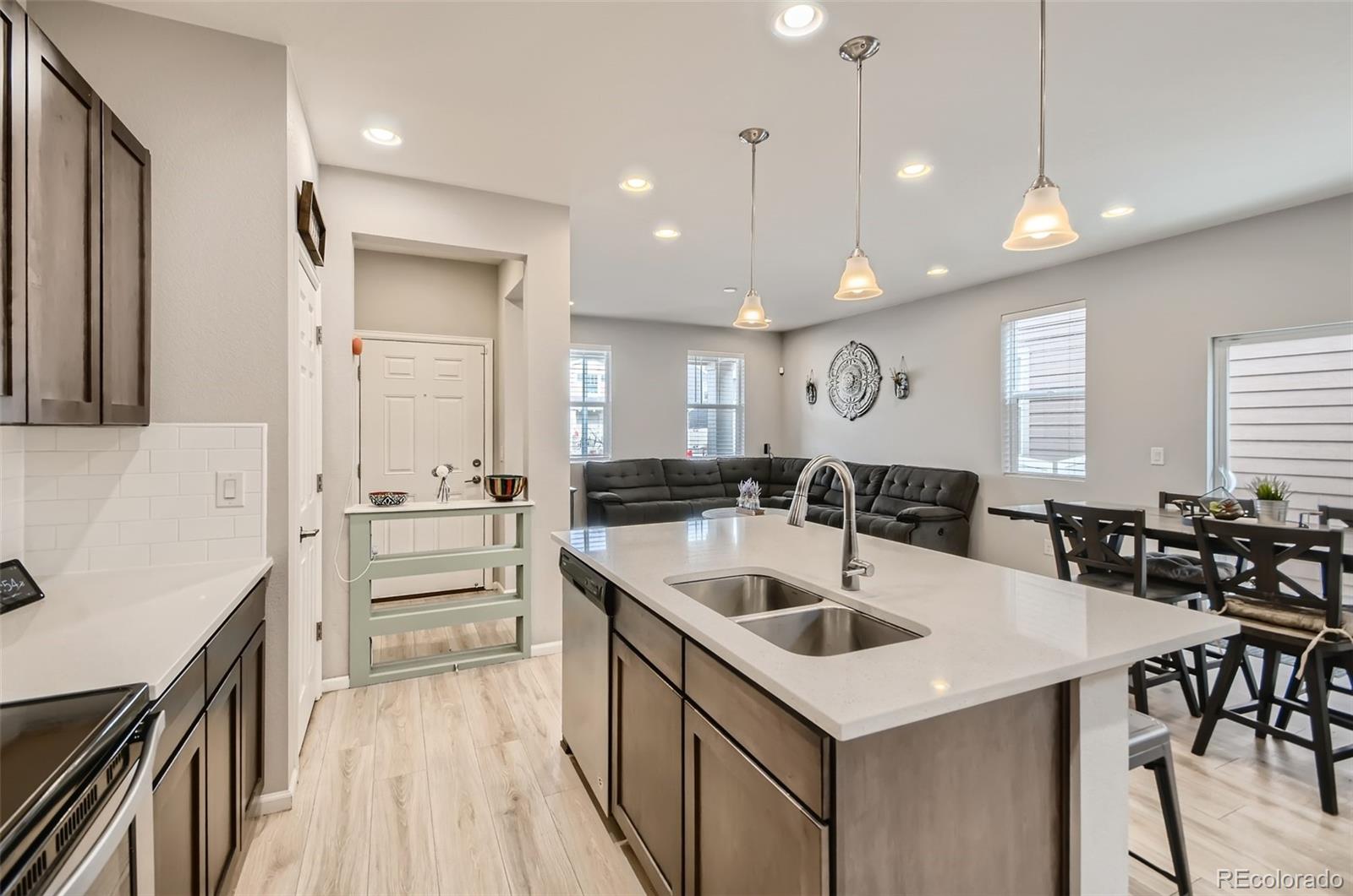 MLS Image #11 for 15842 e warner drive,denver, Colorado