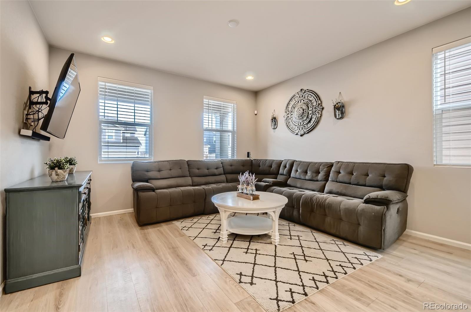 MLS Image #5 for 15842 e warner drive,denver, Colorado