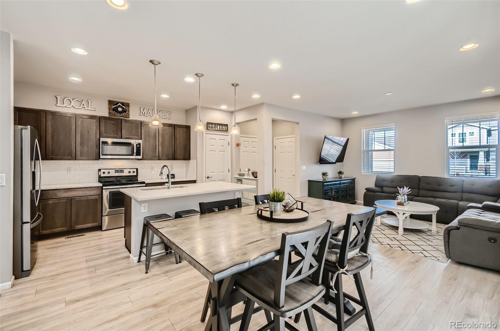 MLS Image #6 for 15842 e warner drive,denver, Colorado