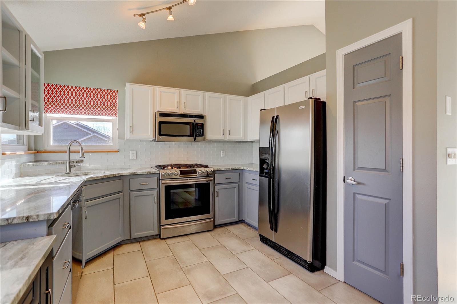 MLS Image #7 for 9119 w maryland place,lakewood, Colorado