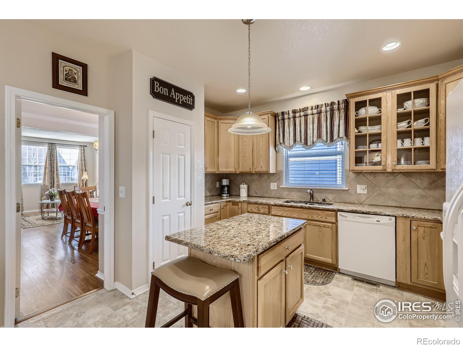 MLS Image #6 for 15433 e 7th avenue,aurora, Colorado