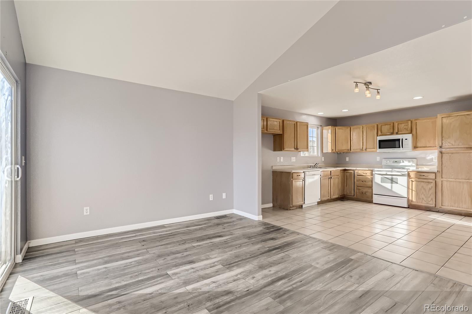 MLS Image #10 for 2626 s danube way,aurora, Colorado