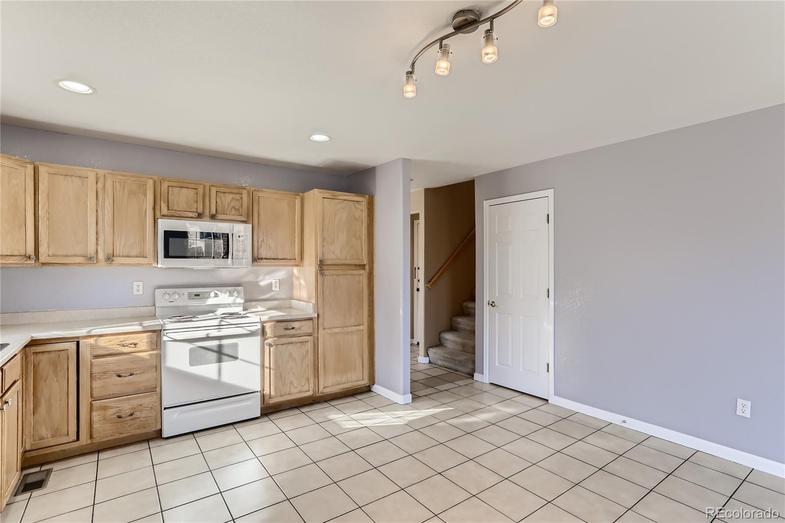 MLS Image #6 for 2626 s danube way,aurora, Colorado