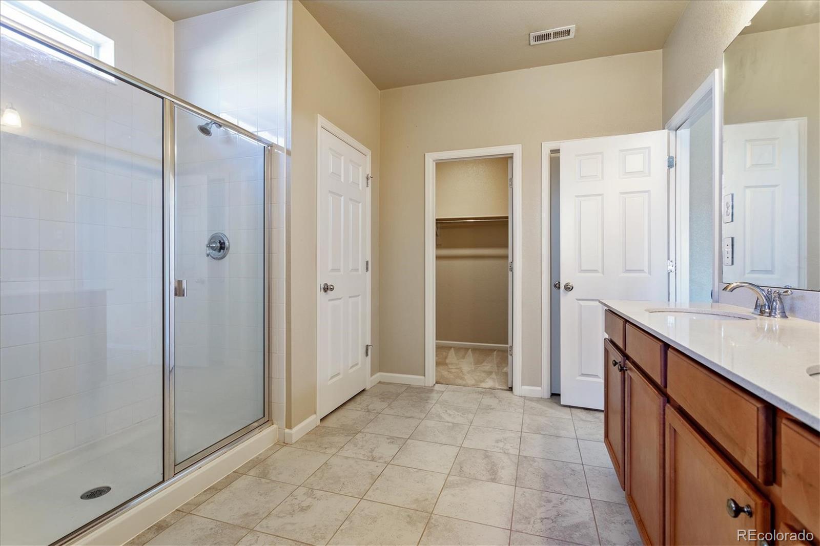 MLS Image #16 for 9869 e kansas avenue,aurora, Colorado