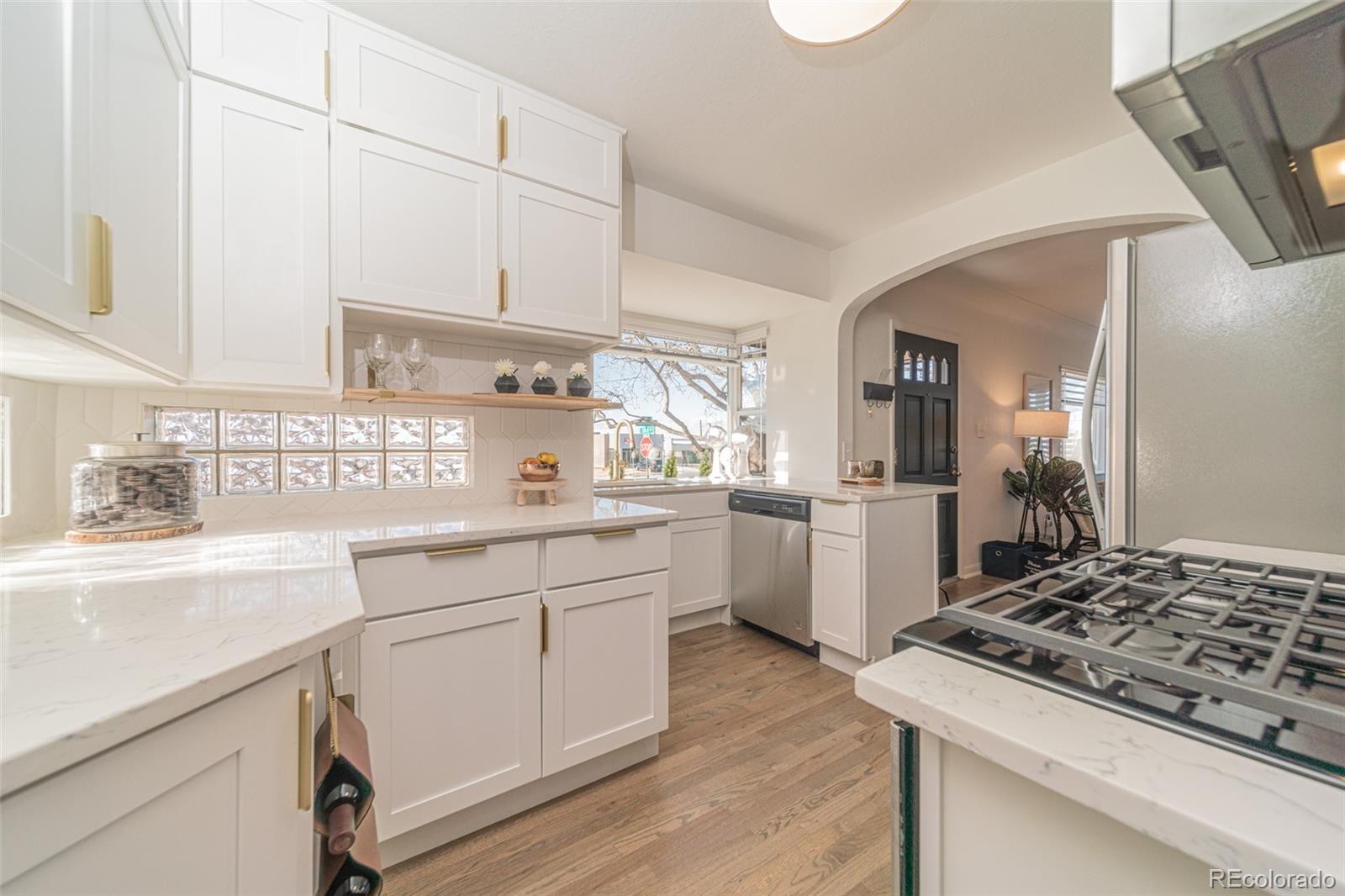 MLS Image #3 for 3696  magnolia street,denver, Colorado