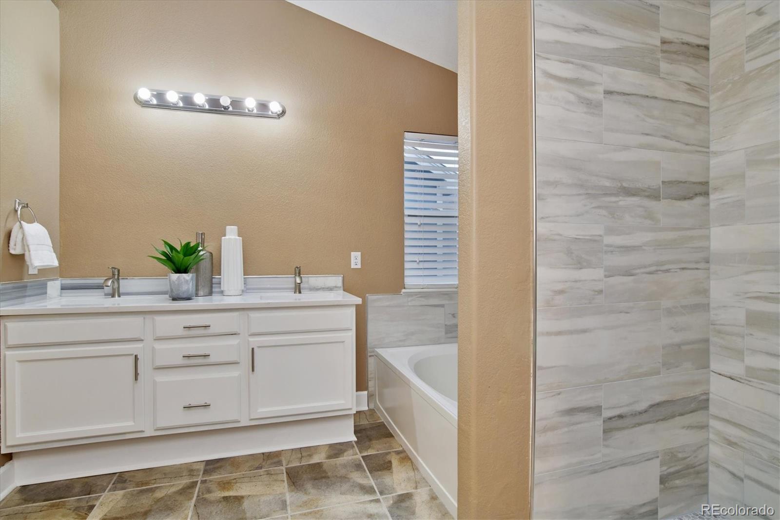 MLS Image #14 for 8051 e bayaud avenue,denver, Colorado