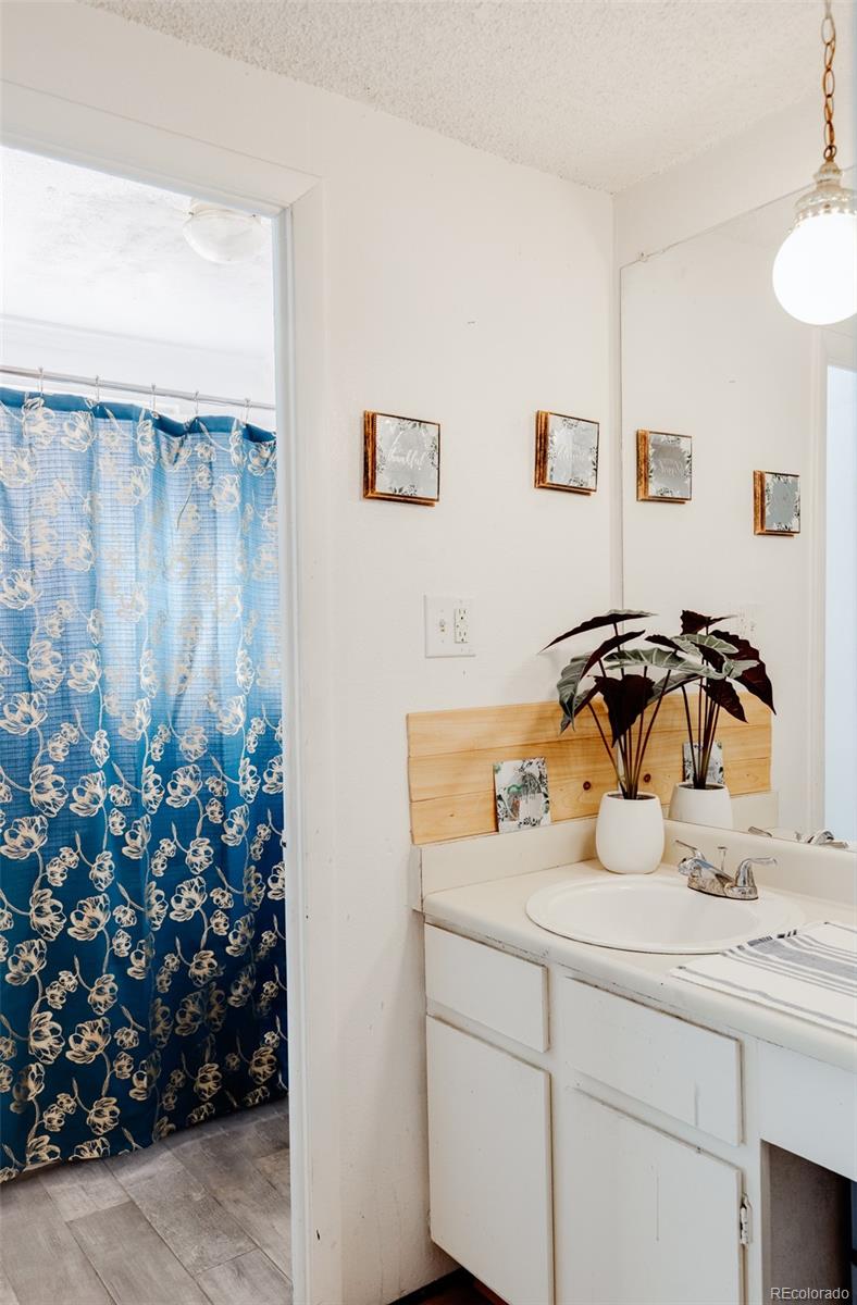 MLS Image #11 for 8828 e florida avenue,denver, Colorado