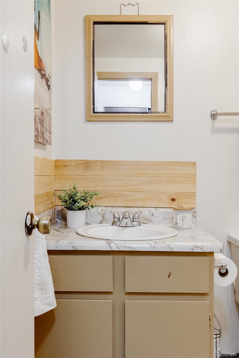 MLS Image #14 for 8828 e florida avenue,denver, Colorado