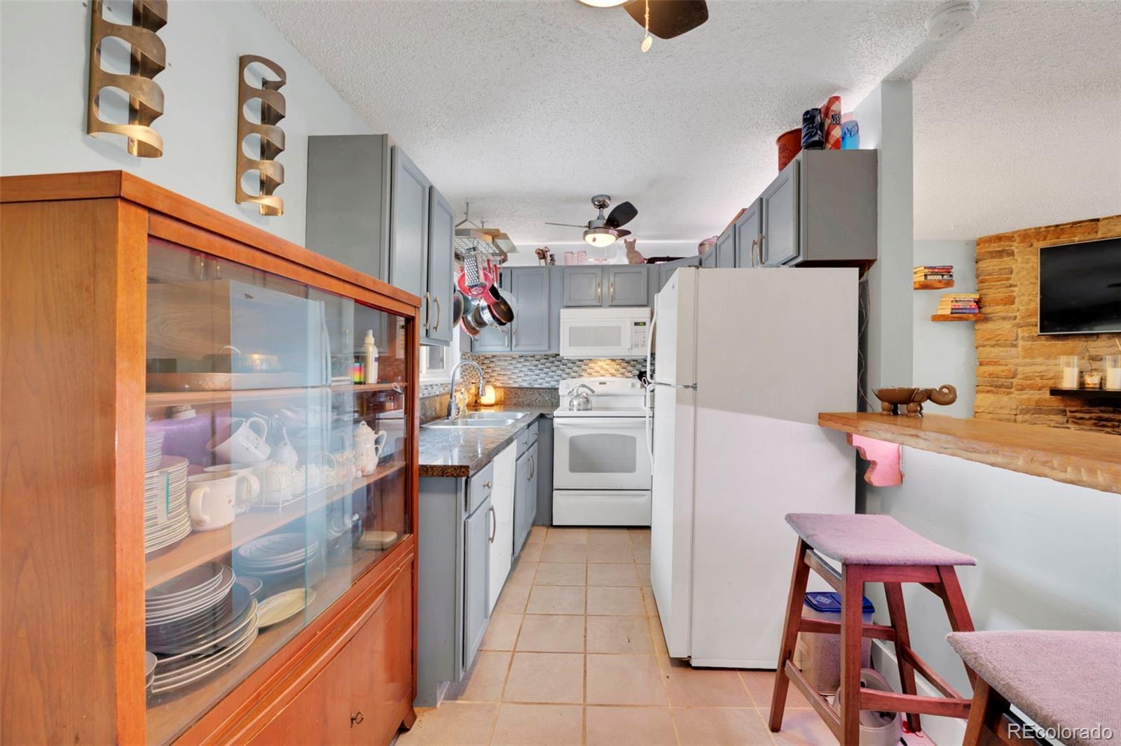 MLS Image #11 for 2700 s holly street,denver, Colorado