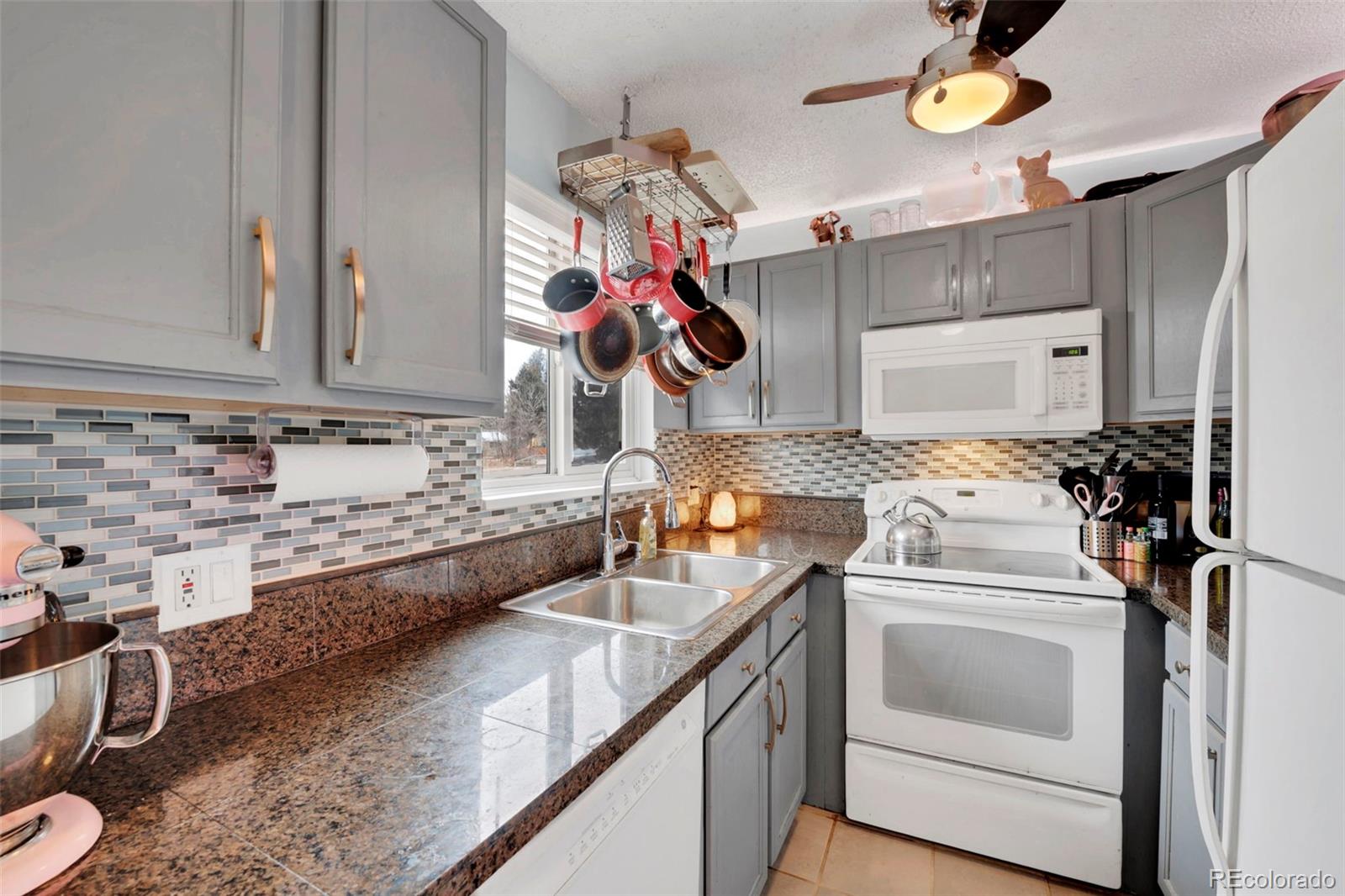 MLS Image #12 for 2700 s holly street,denver, Colorado