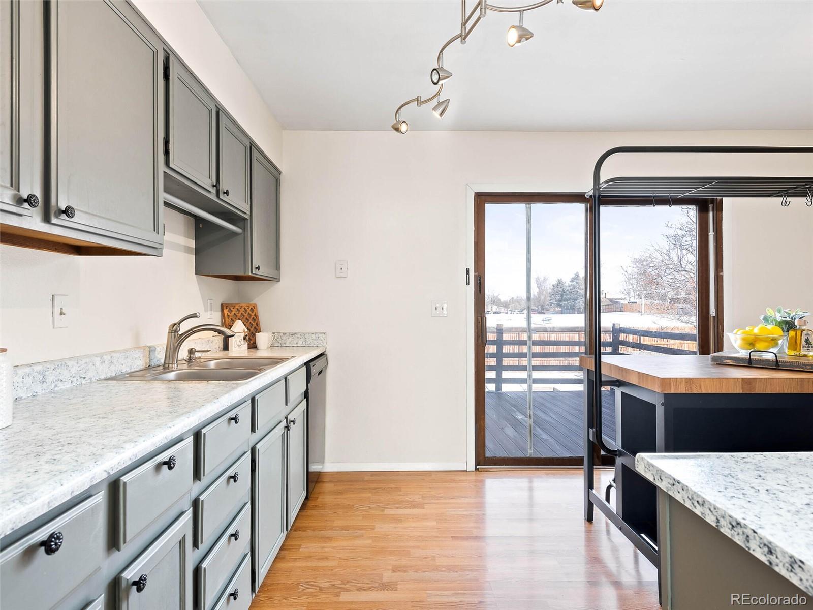 MLS Image #10 for 11153 e ohio place,aurora, Colorado