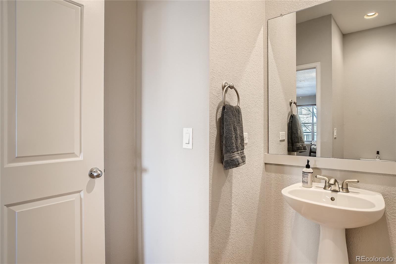 MLS Image #7 for 7020 w virginia place,lakewood, Colorado