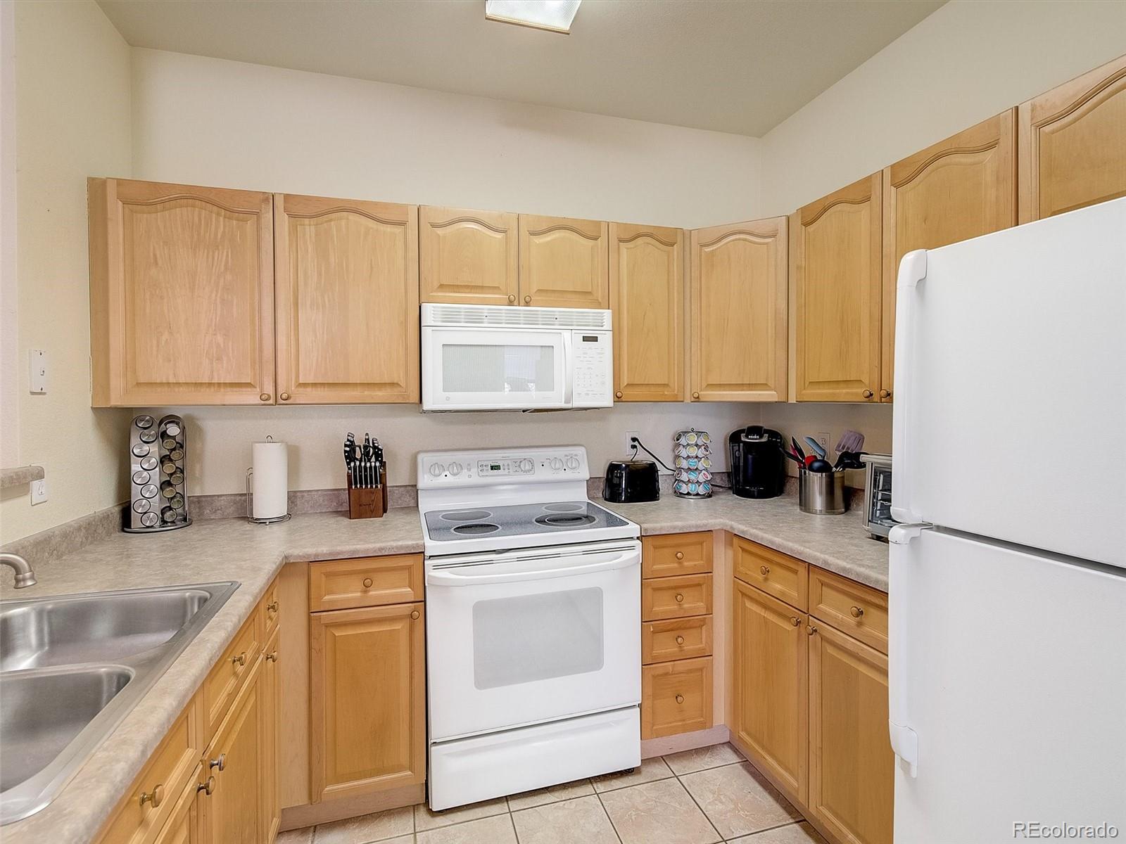 MLS Image #10 for 4089 s crystal circle,aurora, Colorado