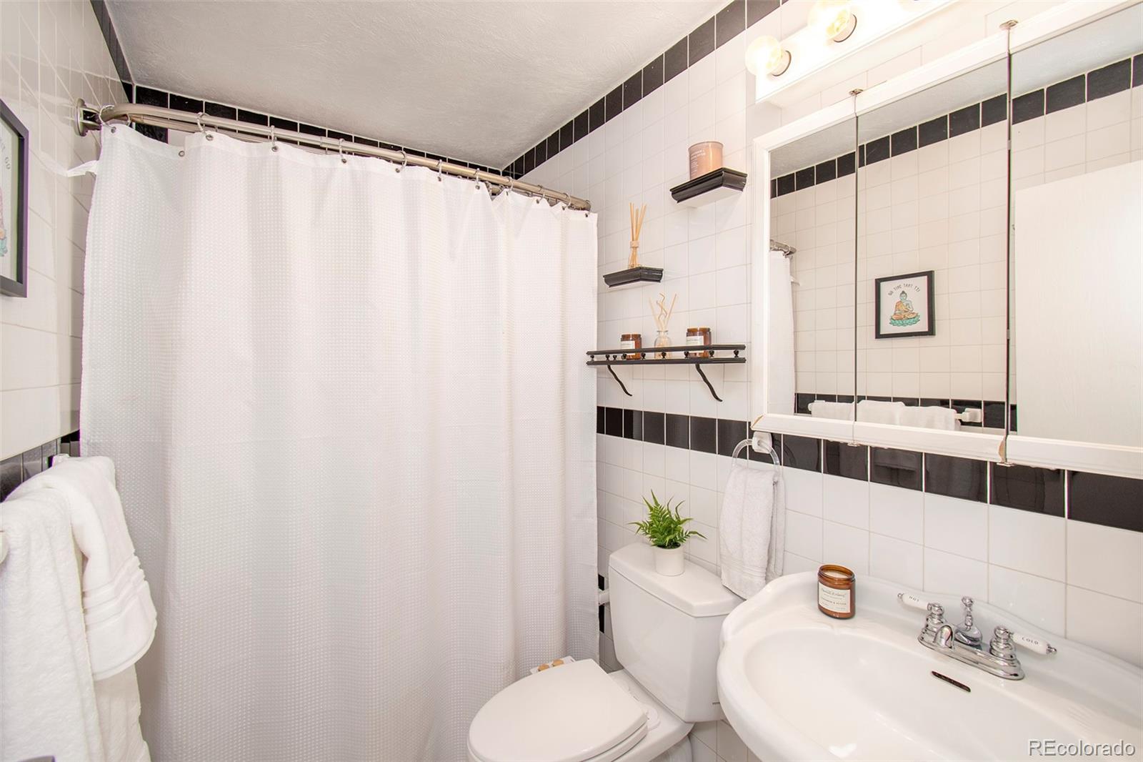 MLS Image #14 for 5533  raritan way,denver, Colorado