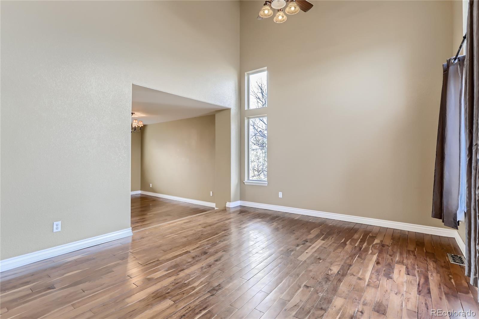 MLS Image #3 for 3905 s kirk way,aurora, Colorado