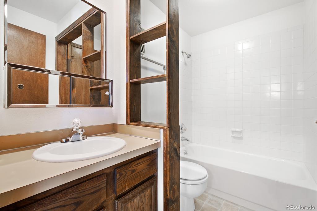 MLS Image #11 for 15035 e louisiana drive,aurora, Colorado