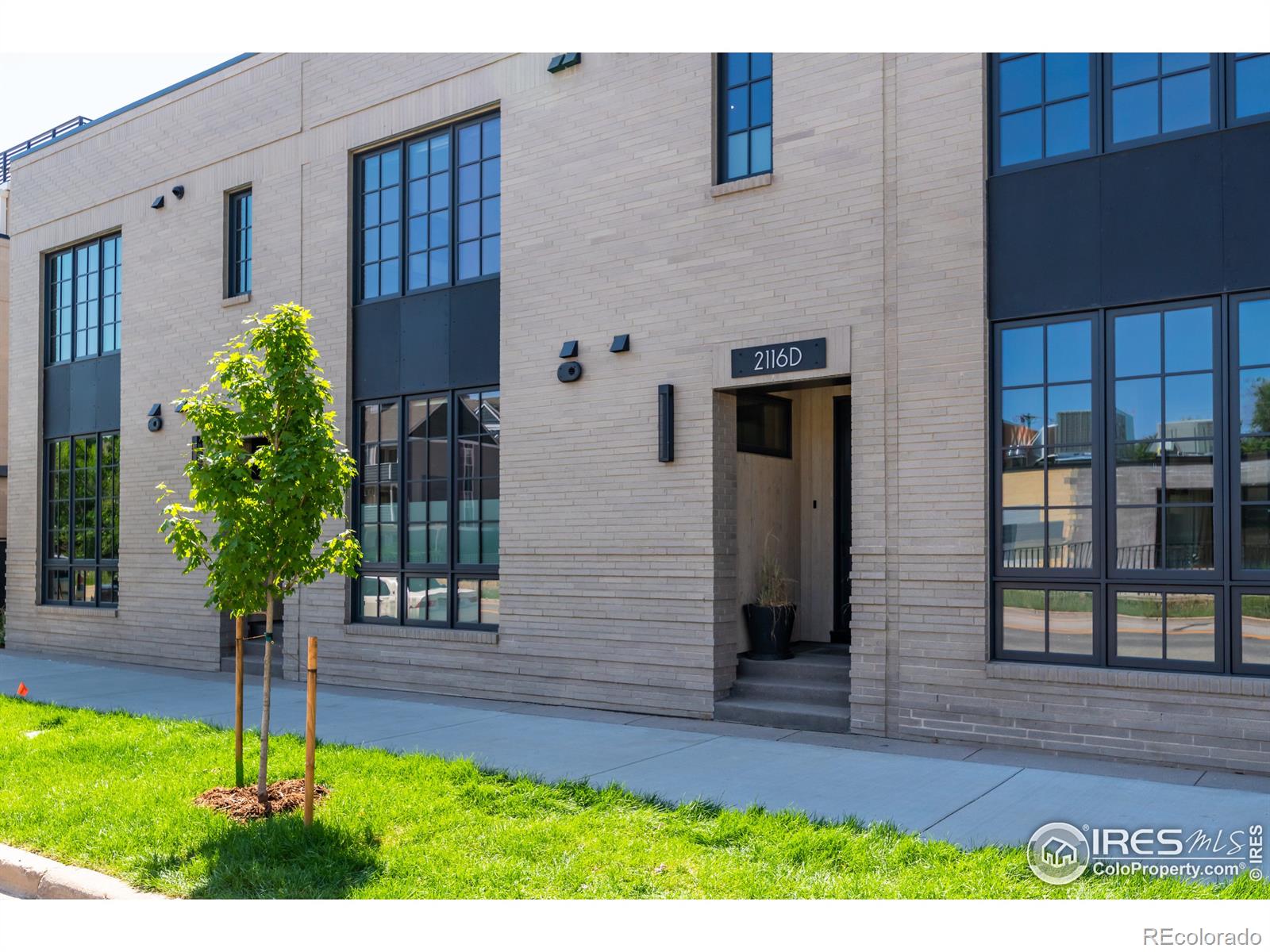 MLS Image #2 for 2116  pearl street,boulder, Colorado